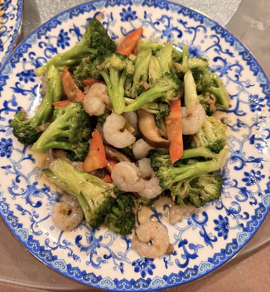 Crevettes sautées au brocoli / Shrimp with Broccoli  西兰炒虾仁